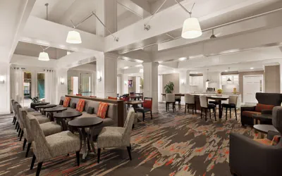 Photo 4 - Addison Suites