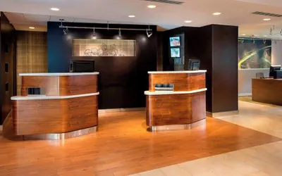 Photo 4 - Courtyard by Marriott Norwalk