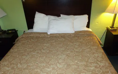 Photo 5 - Relax Inn