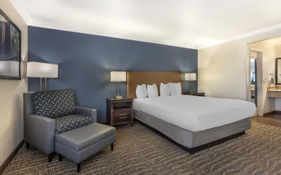 Photo 2 - Best Western Town & Country Lodge