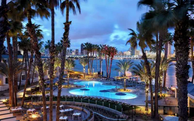 Photo 2 - Coronado Island Marriott Resort & Spa