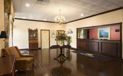 Photo 2 - Days Inn by Wyndham Rome Downtown