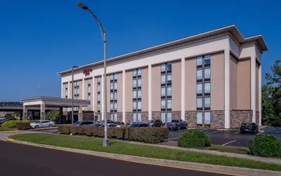 Photo 2 - Hampton Inn Charleston-Downtown