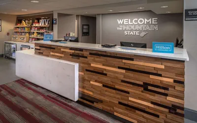Photo 4 - Hampton Inn Charleston-Downtown