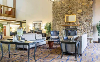 Photo 4 - Clarion Inn