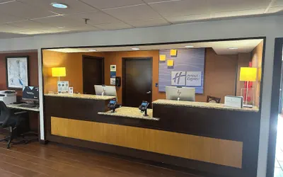 Photo 3 - Holiday Inn Express Forsyth by IHG