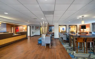 Holiday Inn Express Forsyth by IHG