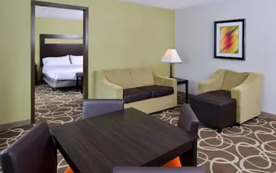 Photo 5 - Elimwood Hotel, a Ramada by Wyndham