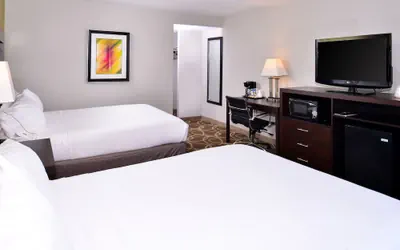 Photo 4 - Elimwood Hotel, a Ramada by Wyndham
