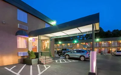 Photo 2 - Travelodge by Wyndham Beckley