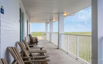 Photo 2 - Days Inn by Wyndham Kill Devil Hills Oceanfront - Wilbur