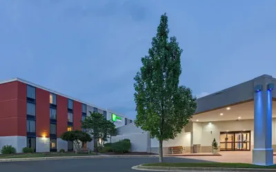 Photo 2 - Holiday Inn Express Wilkesboro by IHG