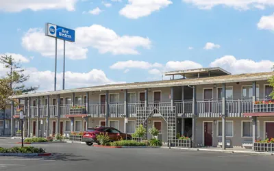 Photo 2 - Best Western Petaluma Inn