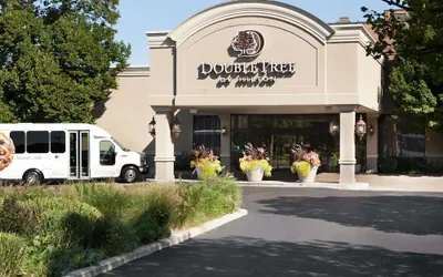 Photo 2 - DoubleTree by Hilton Chicago - Alsip