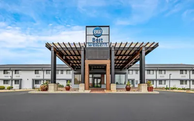 Photo 2 - Best Western West Towne Suites