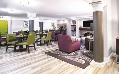 Photo 3 - La Quinta Inn by Wyndham Denver Westminster