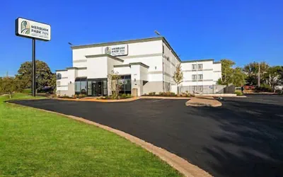Photo 2 - Merriam Park Inn