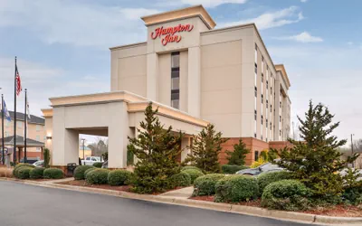 Photo 2 - Hampton Inn Emporia