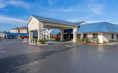 Photo 2 - Days Inn by Wyndham Troy