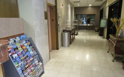 Photo 3 - Ramada by Wyndham Los Angeles/Koreatown West