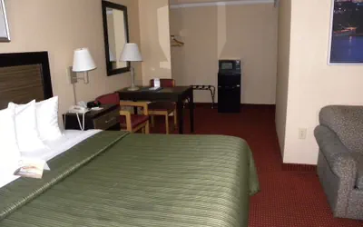 Photo 4 - Quality Inn Mt. Vernon