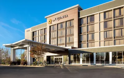 Photo 2 - La Quinta Inn & Suites by Wyndham Rancho Cordova Sacramento