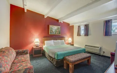 Photo 4 - Red Carpet Inn