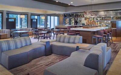 Photo 2 - Courtyard by Marriott Detroit Warren