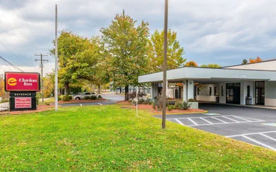 Photo 2 - Clarion Inn Belle Vernon
