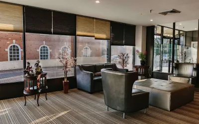Photo 5 - Stamford Suites