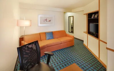 Photo 4 - Fairfield Inn and Suites by Marriott Indianapolis Airport