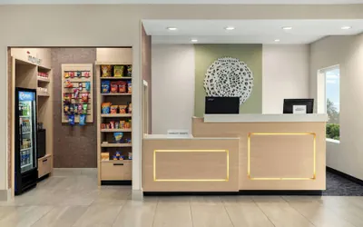Photo 3 - Fairfield Inn and Suites by Marriott Indianapolis Airport