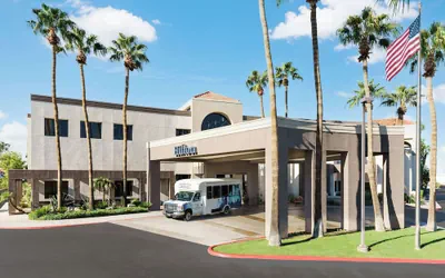 Photo 2 - Hilton Phoenix Airport