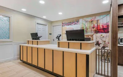 Photo 3 - Sonesta ES Suites Dulles Airport