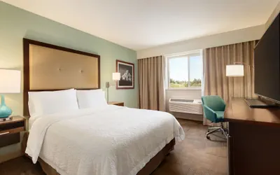Photo 4 - Hampton Inn Clackamas