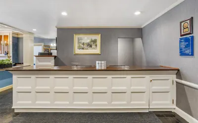 Photo 5 - Best Western PLUS Morristown Inn-Florham Park