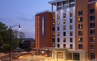 Photo 2 - The Broadway Columbia - a DoubleTree by Hilton