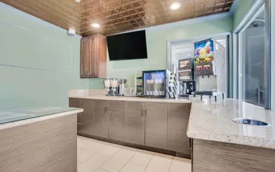 Photo 3 - Sather Berkeley, SureStay Collection by Best Western