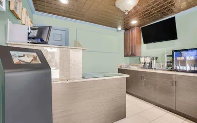 Photo 4 - Sather Berkeley, SureStay Collection by Best Western