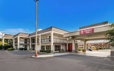 Photo 2 - Clarion Inn Cleveland near University