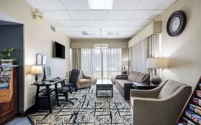 Photo 4 - Clarion Inn Cleveland near University