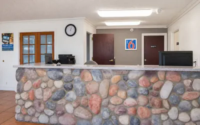Photo 3 - Motel 6 Safford, AZ
