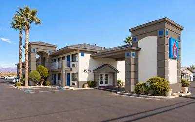 Photo 2 - Motel 6 Safford, AZ