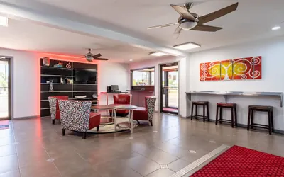 Photo 4 - Econo Lodge Inn & Suites Enid South
