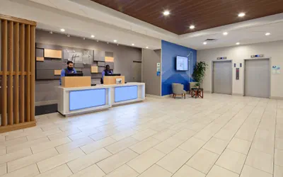 Holiday Inn Express Los Angeles Airport by IHG