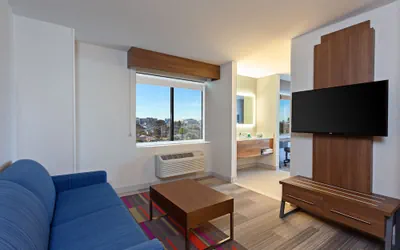 Photo 4 - Holiday Inn Express Los Angeles Airport by IHG