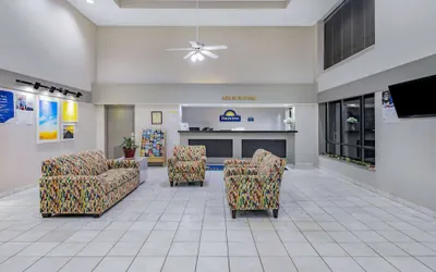 Photo 5 - Days Inn by Wyndham Spartanburg Waccamaw