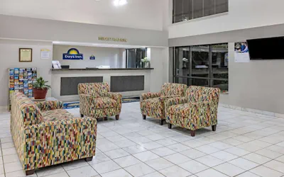 Photo 4 - Days Inn by Wyndham Spartanburg Waccamaw