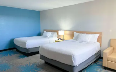 Photo 4 - Days Inn & Suites by Wyndham Santa Rosa