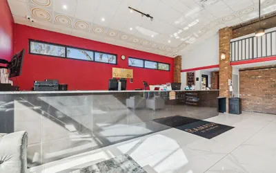 Photo 4 - Ramada by Wyndham Temple Terrace/Tampa North
